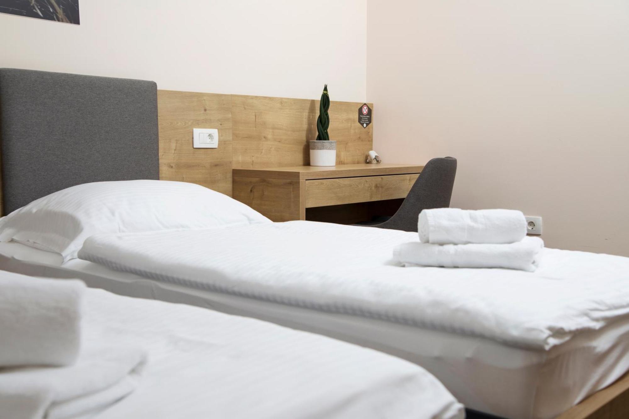 Gostilna S Prenocisci Pav Hotel Rakek Luaran gambar